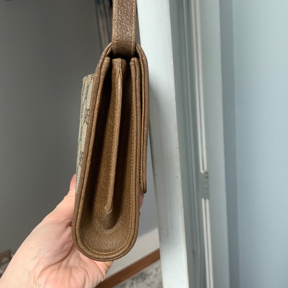 Authentic vintage Gucci brown signature crossbody, shoulder bag, and Cluch - Picture 6 of 17